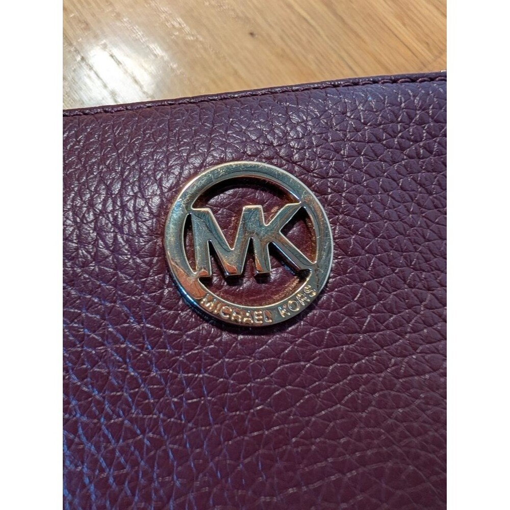 Michael Kors Fulton Burgundy Pebbled Leather Zip Pouch Clutch Wristlet Bag - Picture 7 of 10